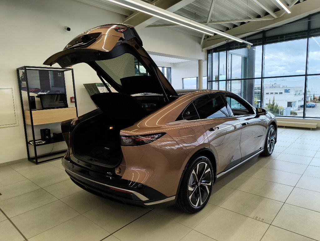 Mazda 6e