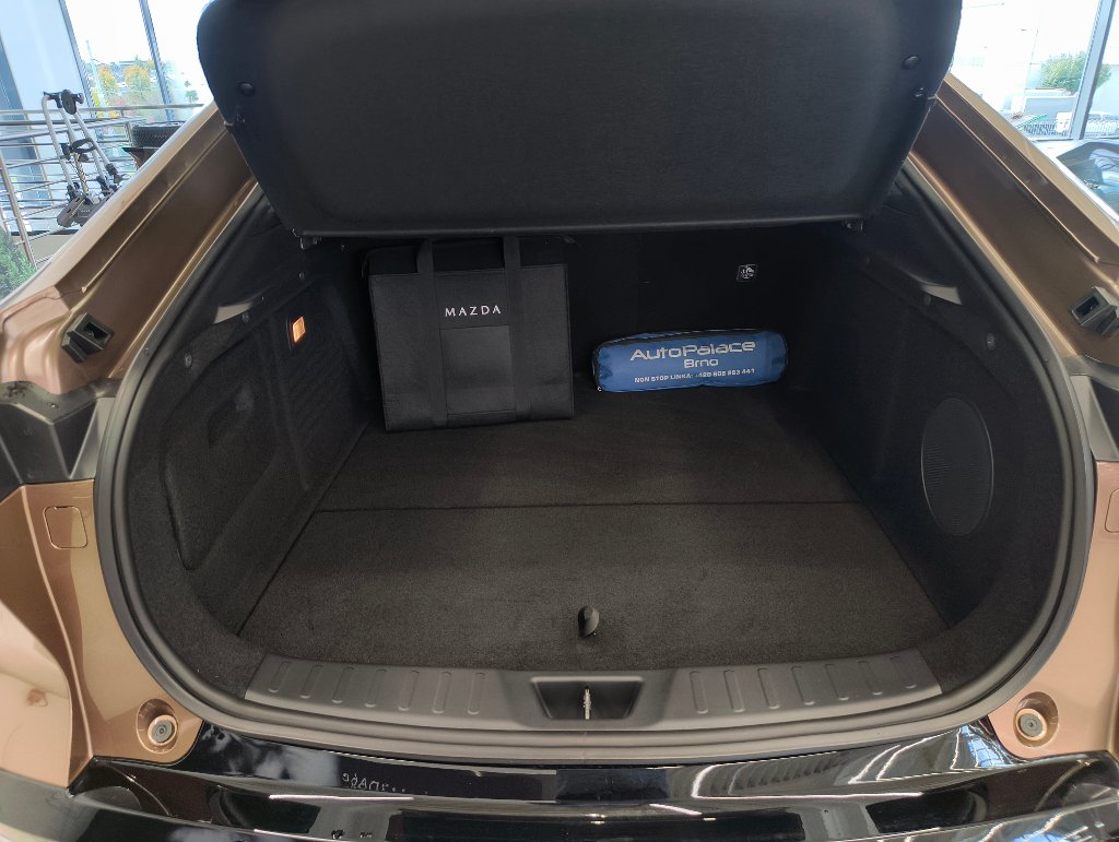 Mazda 6e