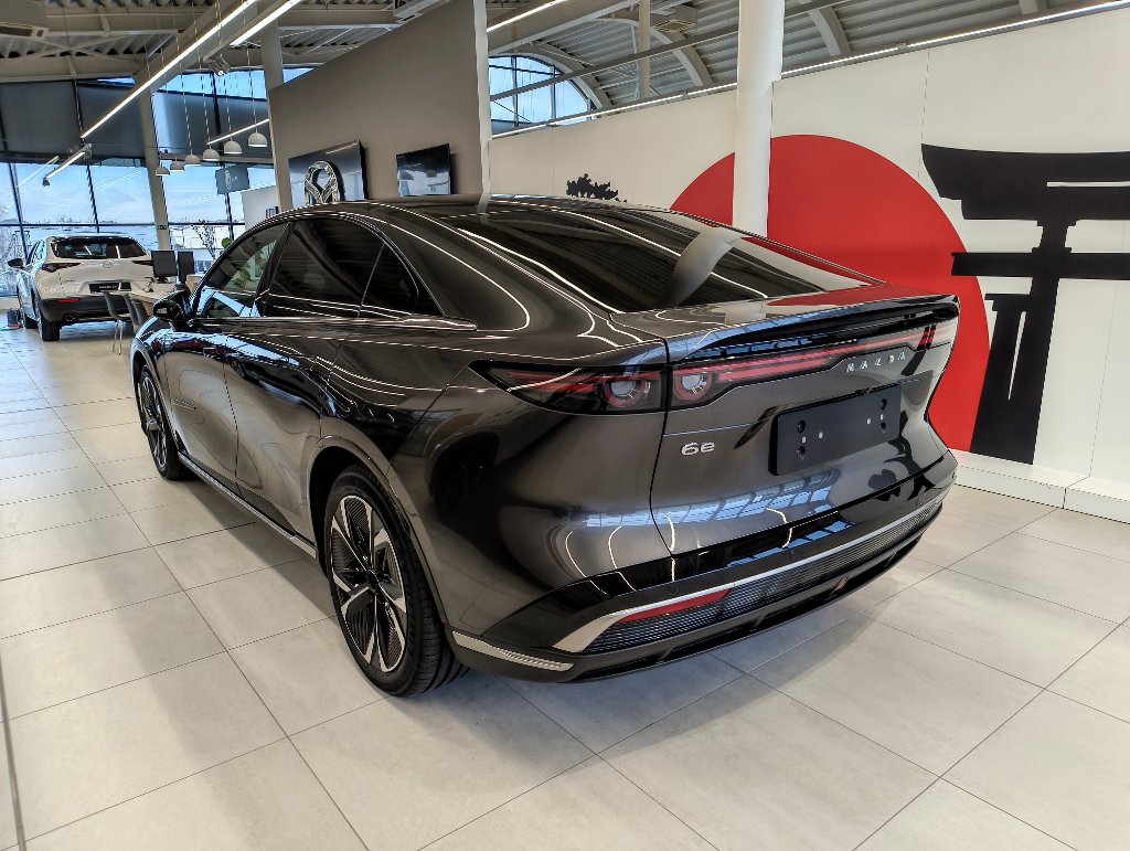 Mazda 6e