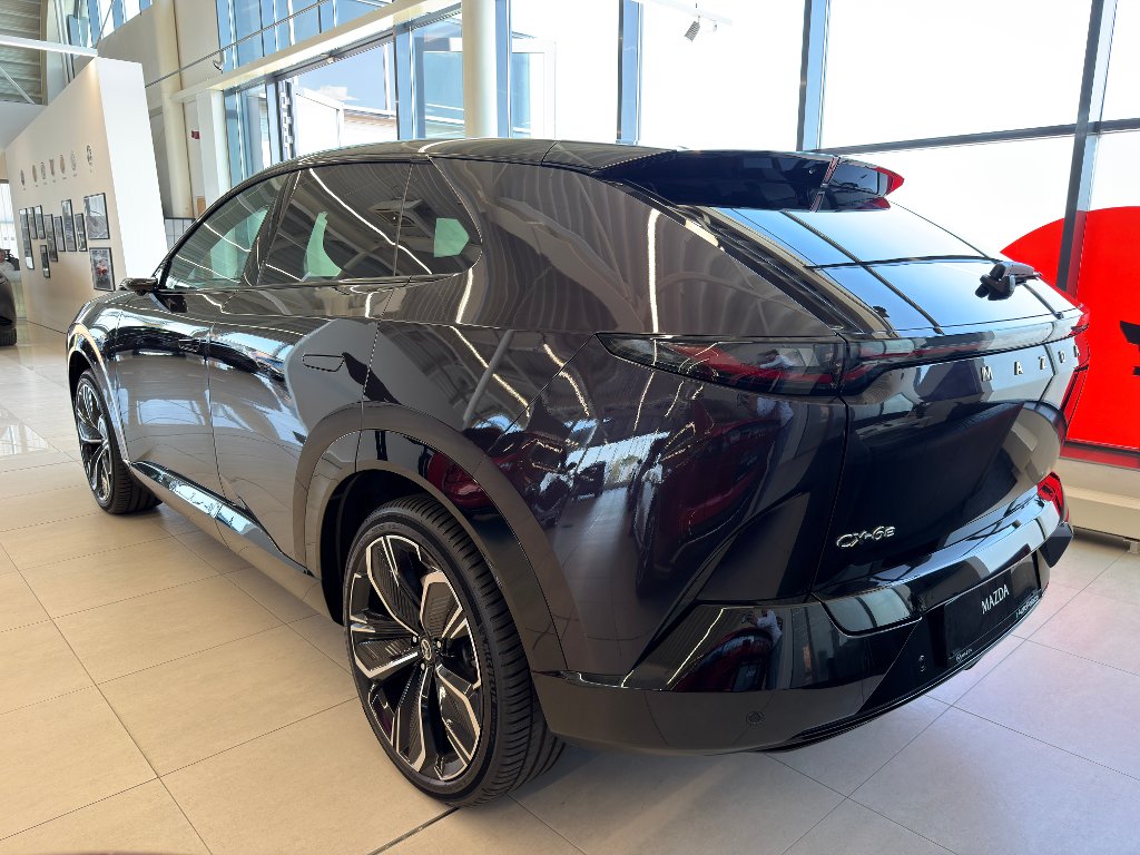 Mazda CX-6e