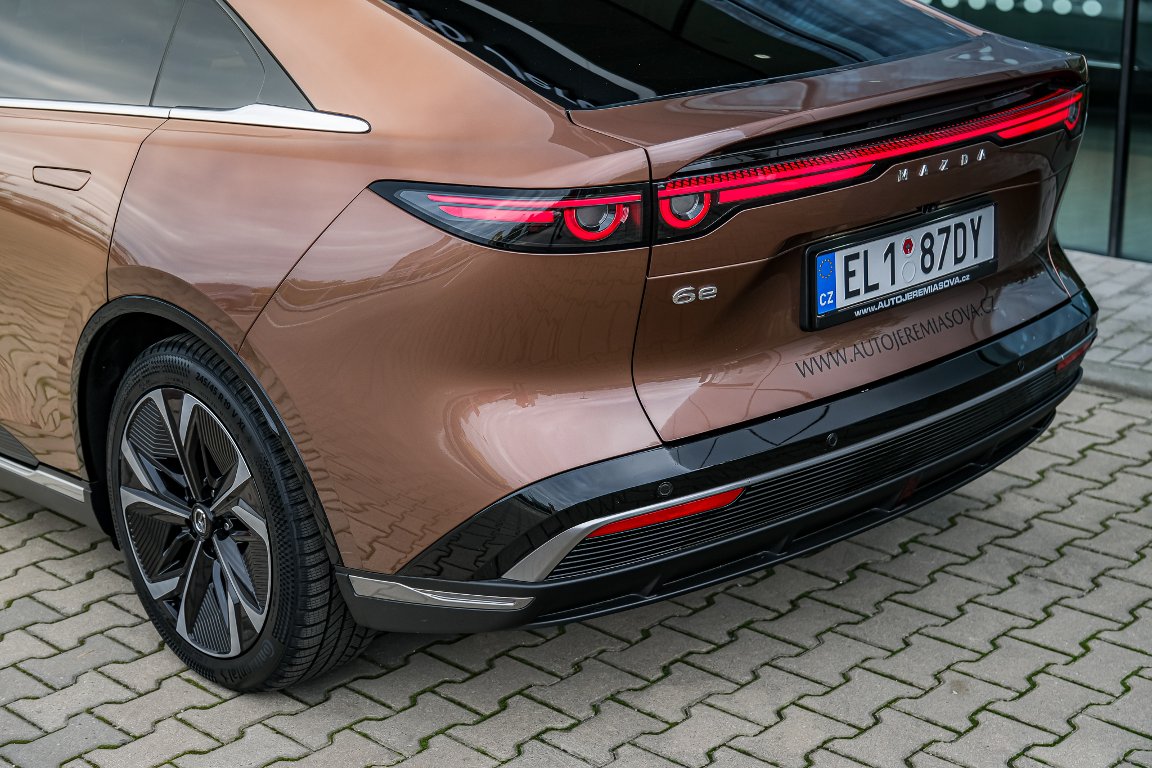 Mazda 6e
