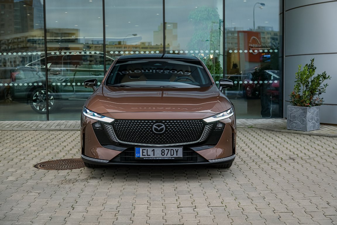 Mazda 6e