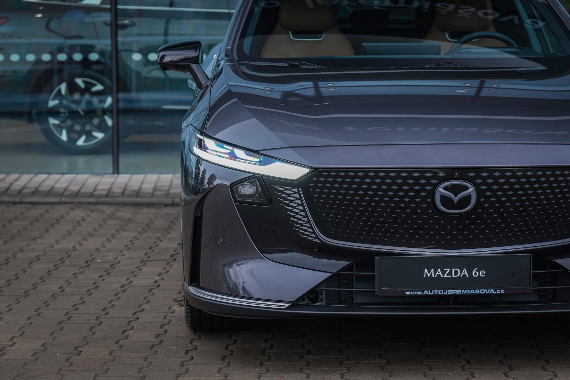Mazda 6e