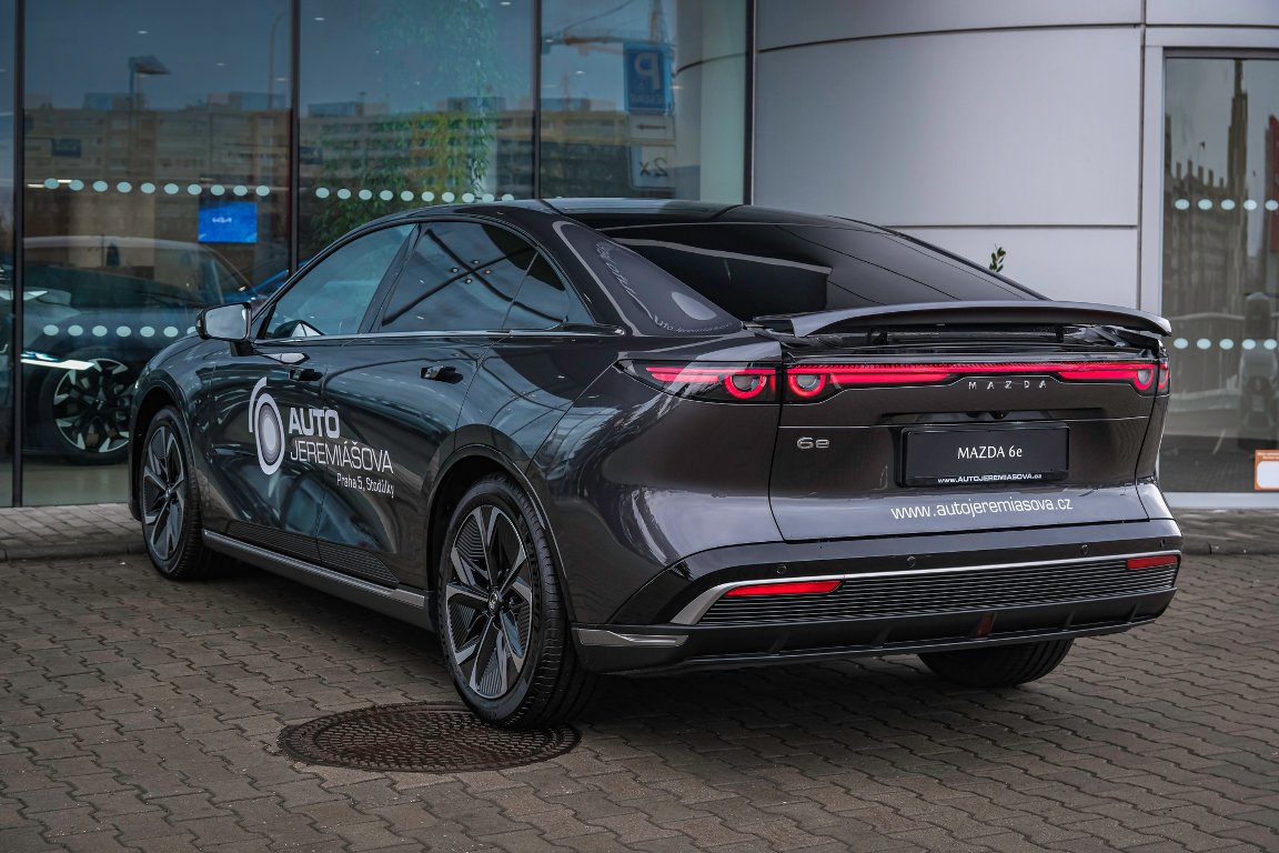 Mazda 6e