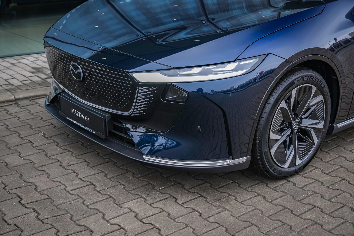 Mazda 6e