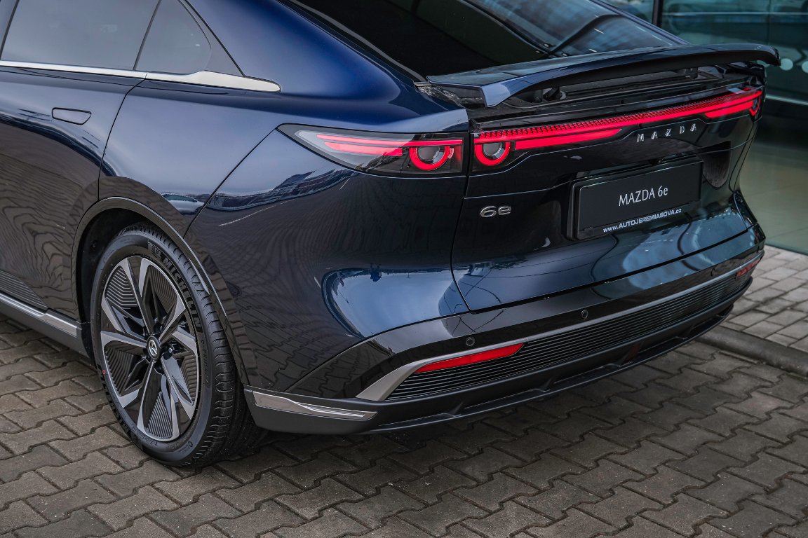 Mazda 6e