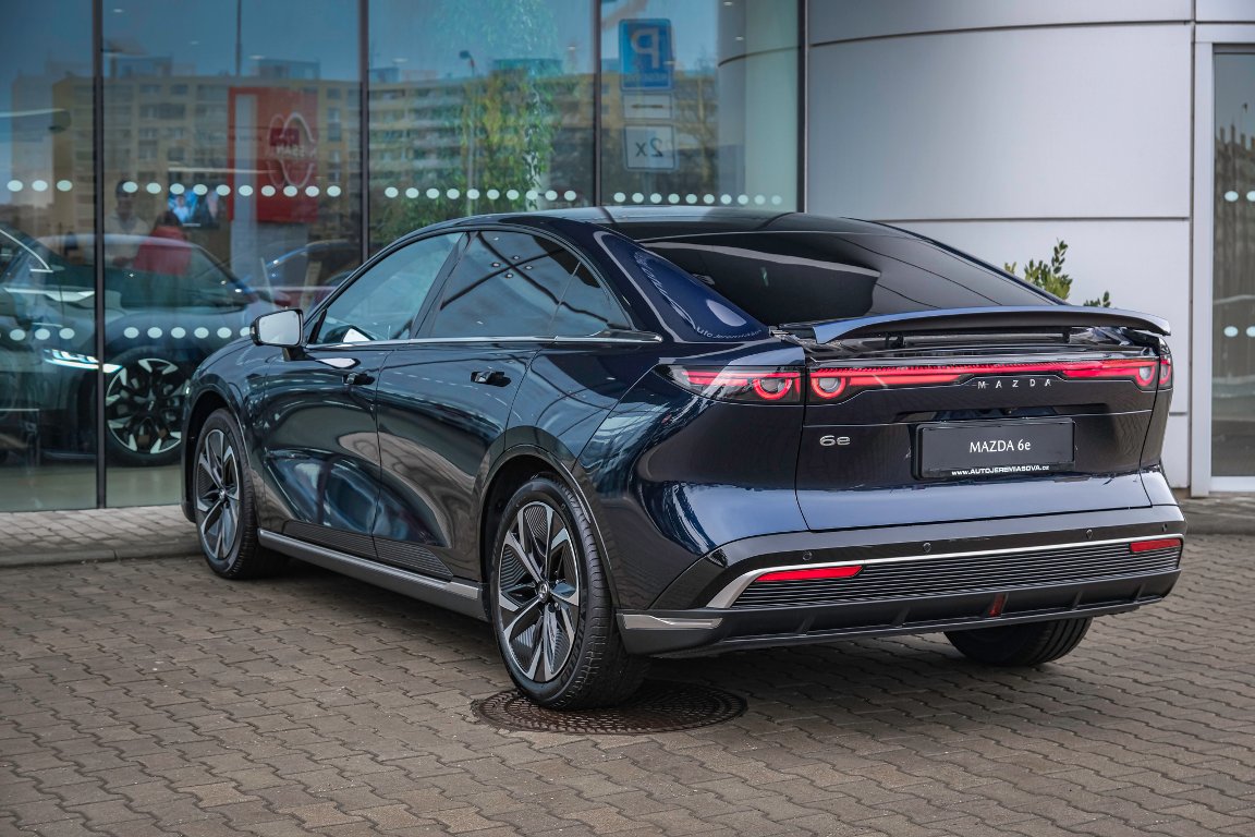Mazda 6e