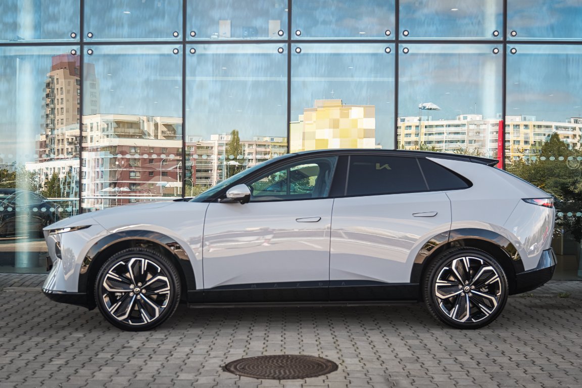 Mazda CX-6e