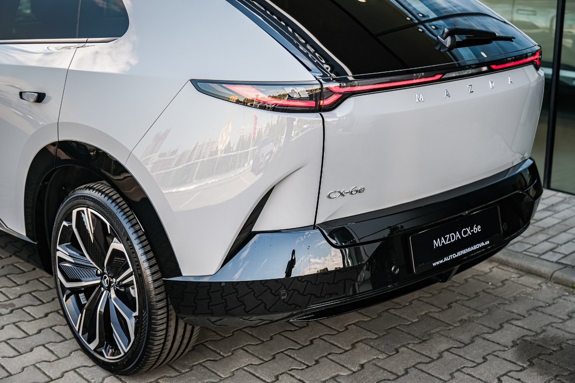 Mazda CX-6e