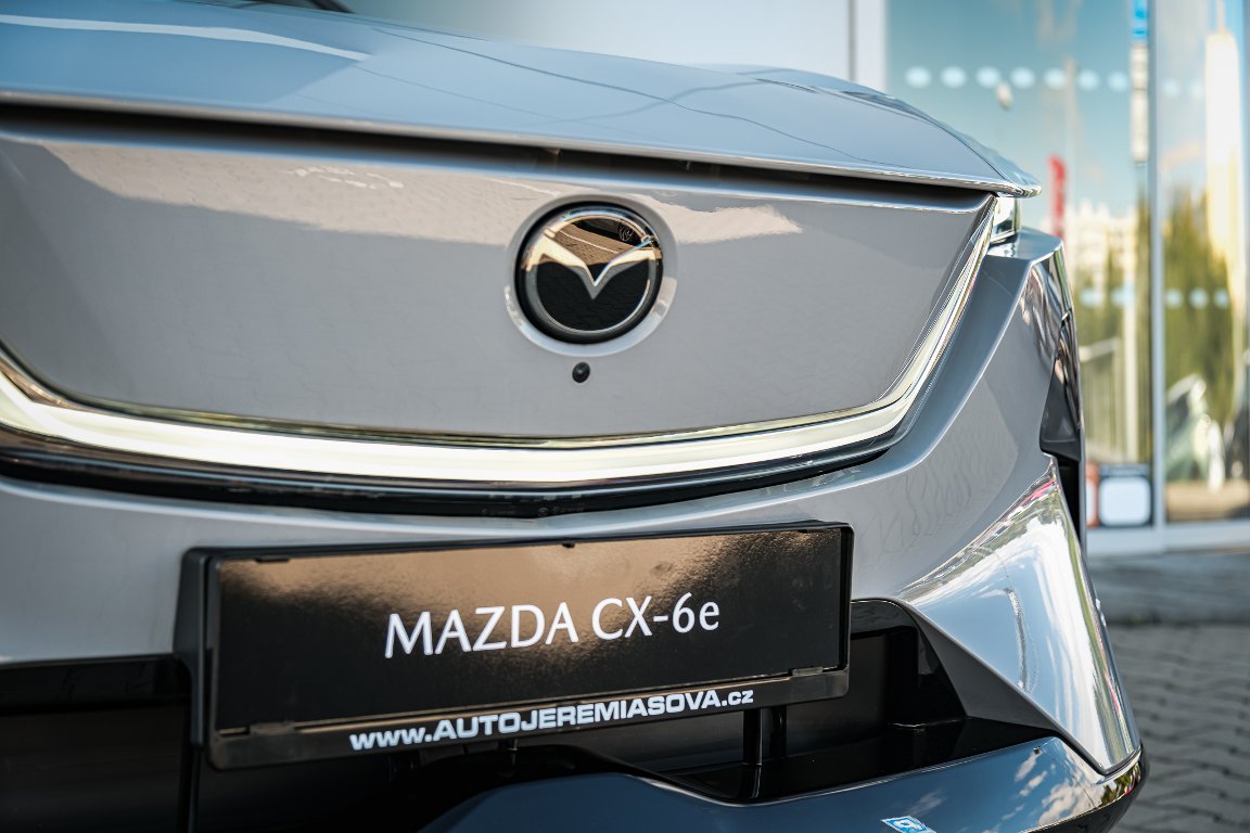 Mazda CX-6e