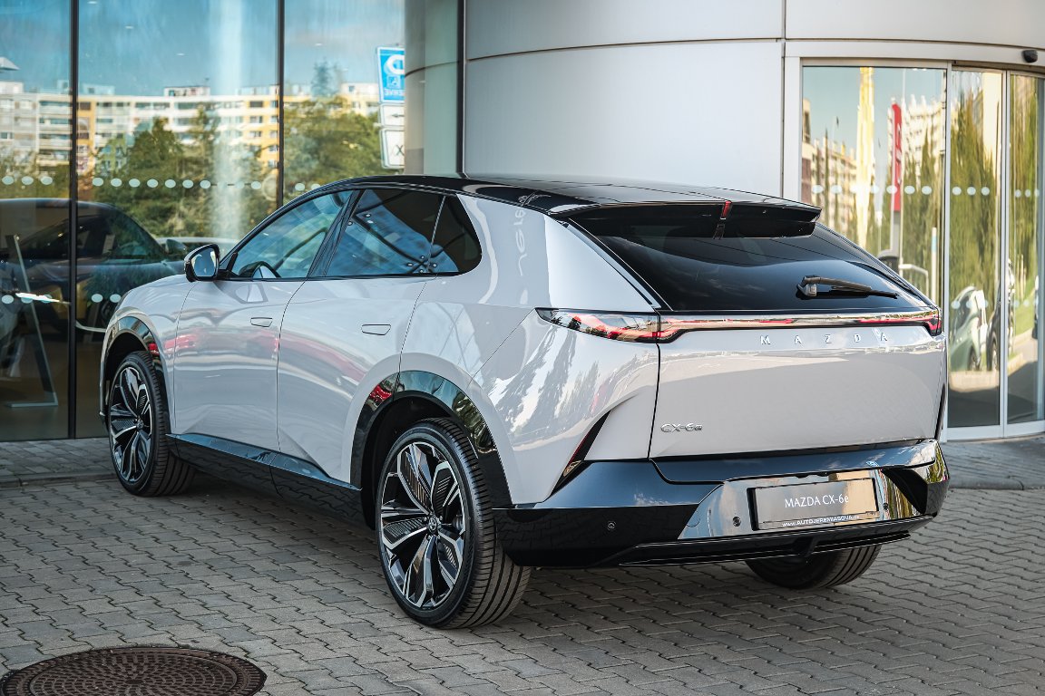 Mazda CX-6e