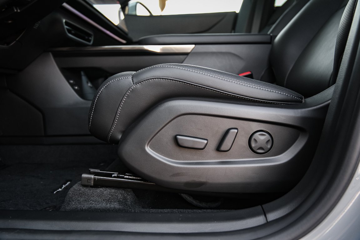 Mazda CX-6e