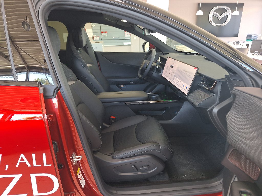 Mazda CX-6e