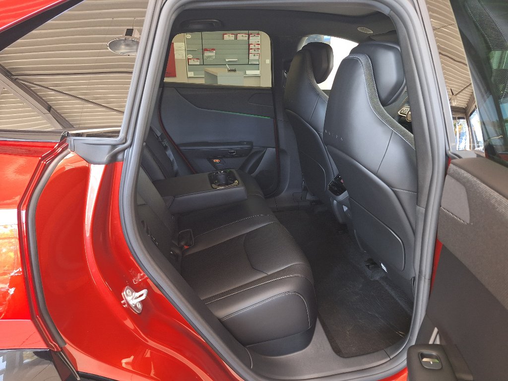 Mazda CX-6e