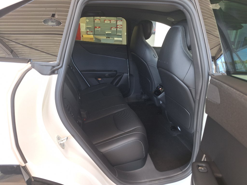 Mazda CX-6e