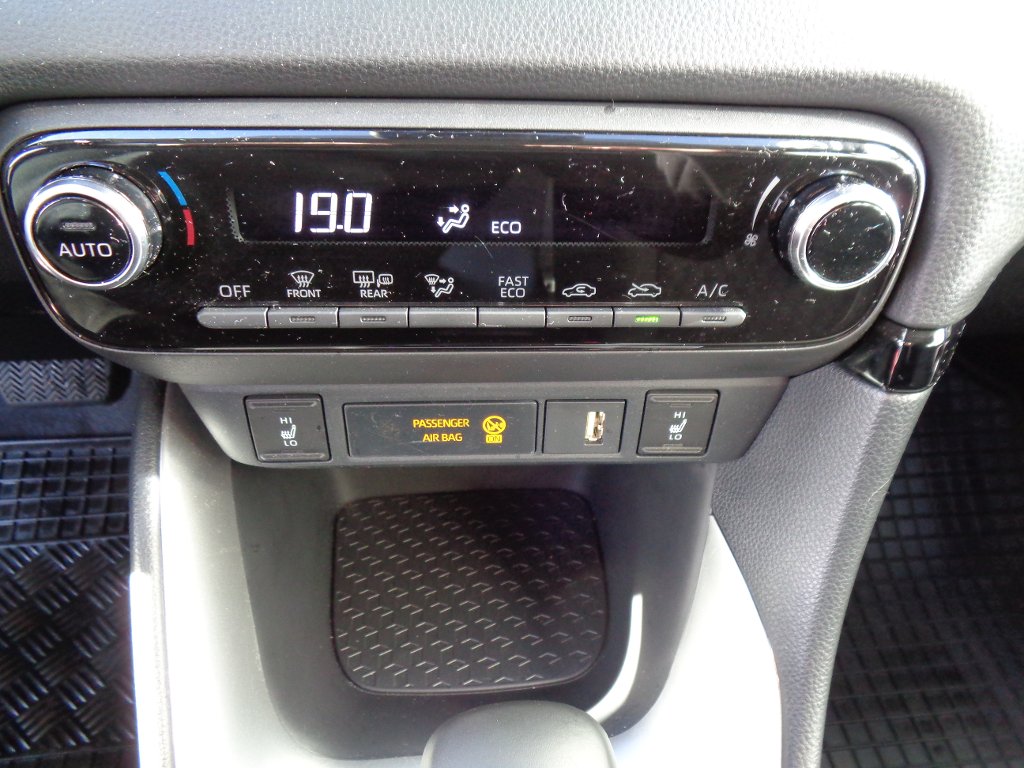 Mazda 2 Hybrid