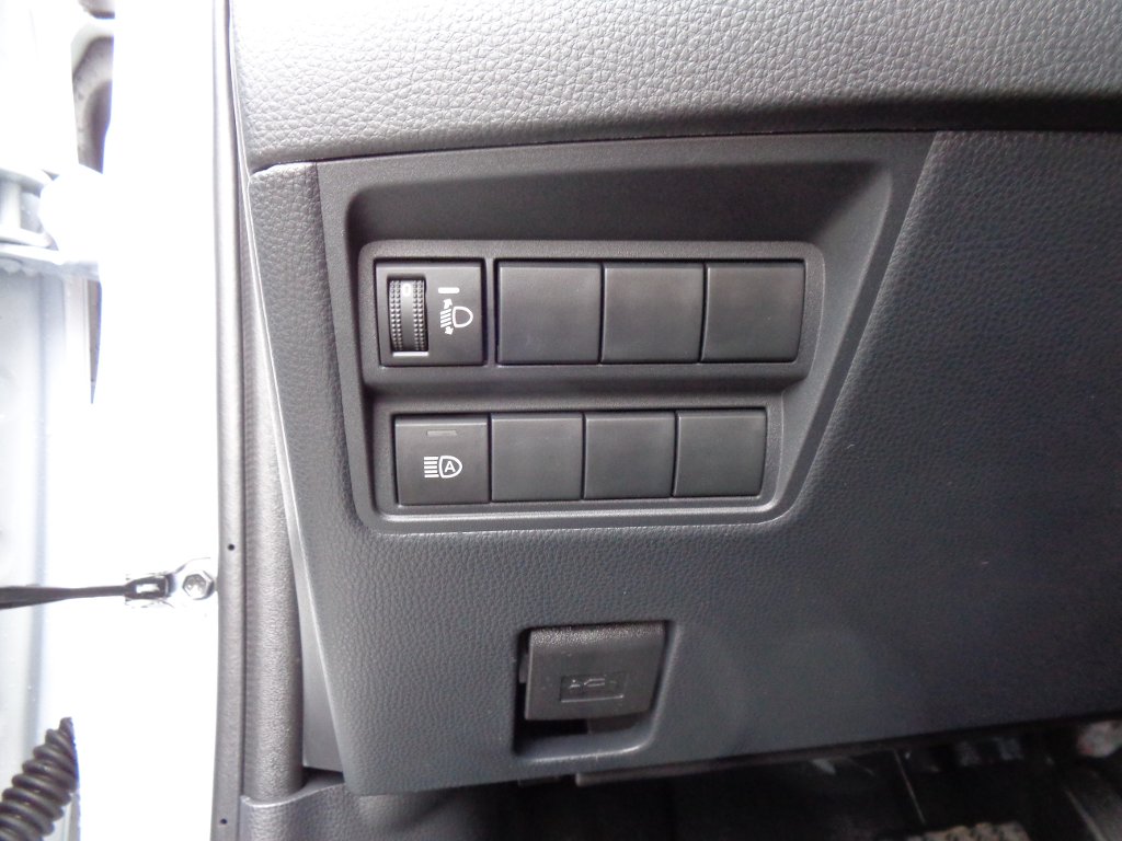 Mazda 2 Hybrid