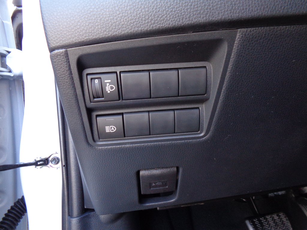 Mazda 2 Hybrid