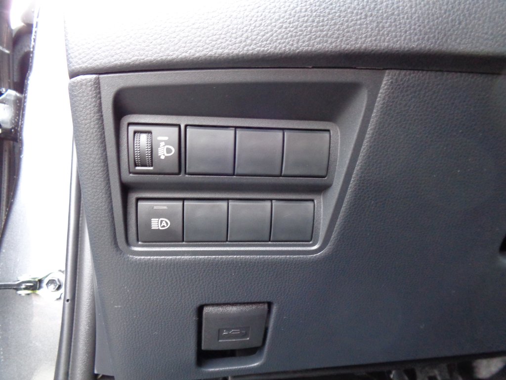 Mazda 2 Hybrid