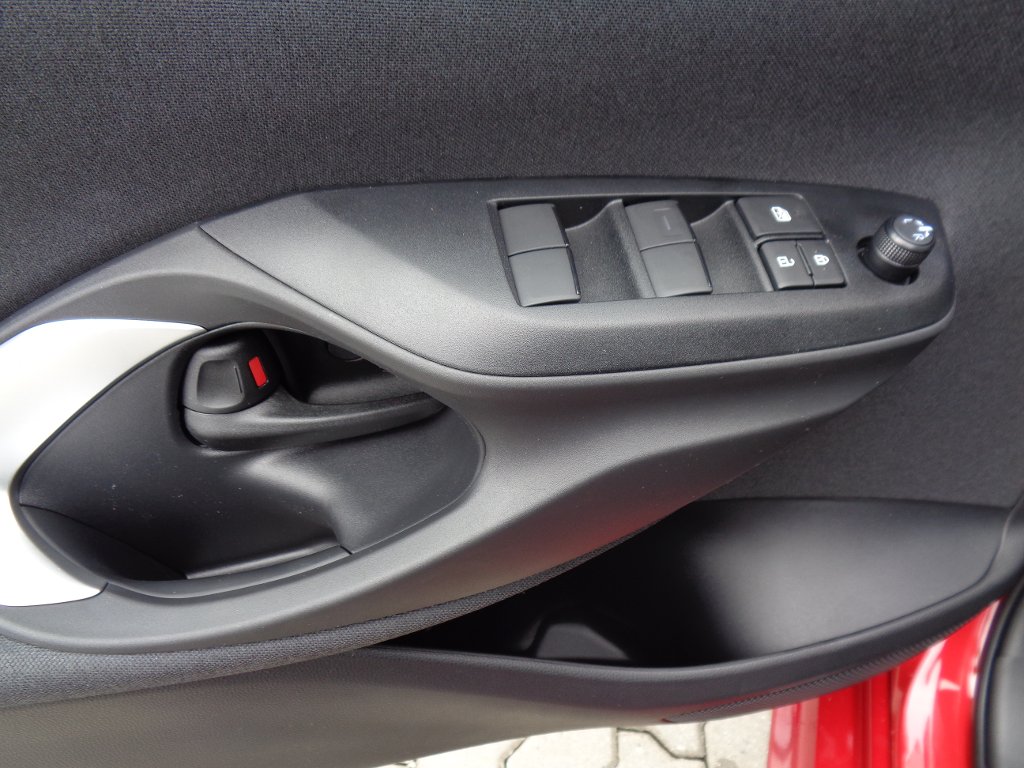 Mazda 2 Hybrid