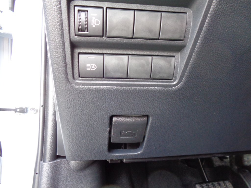 Mazda 2 Hybrid