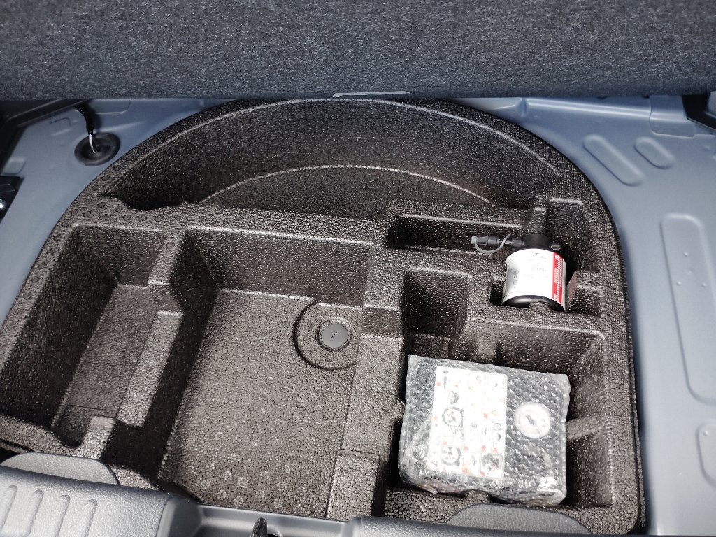 Mazda 2 Hybrid