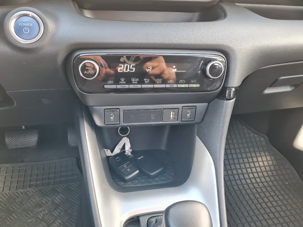 Mazda 2 Hybrid