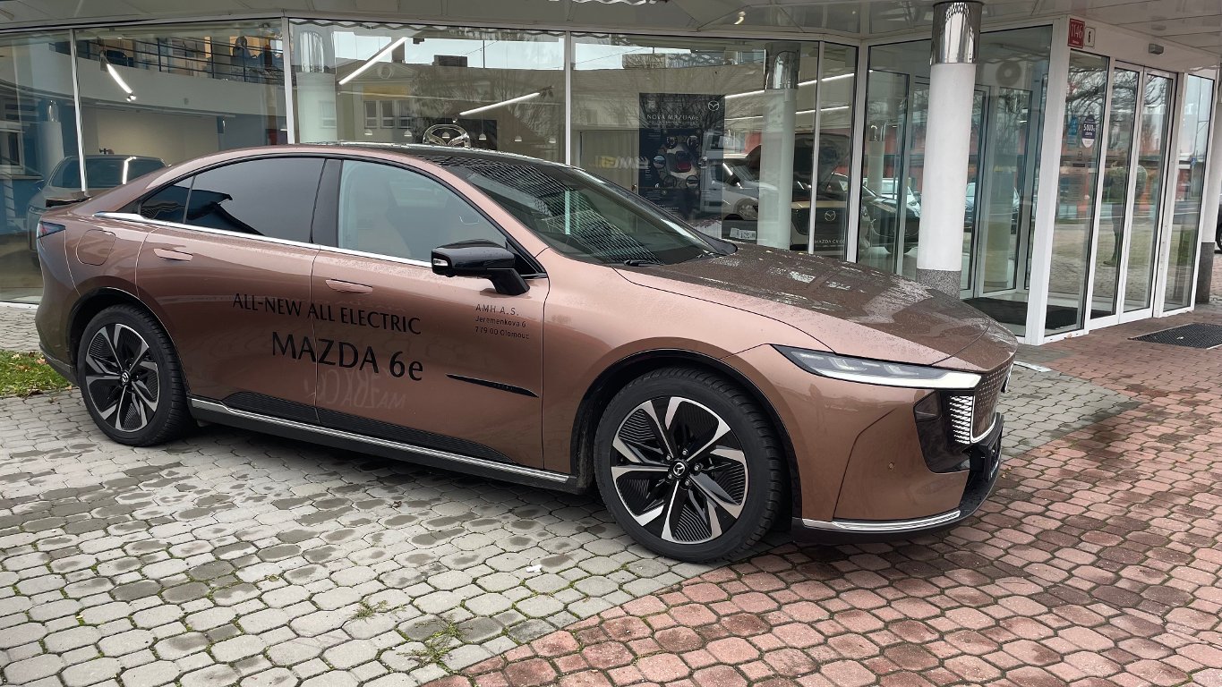 Mazda 6e