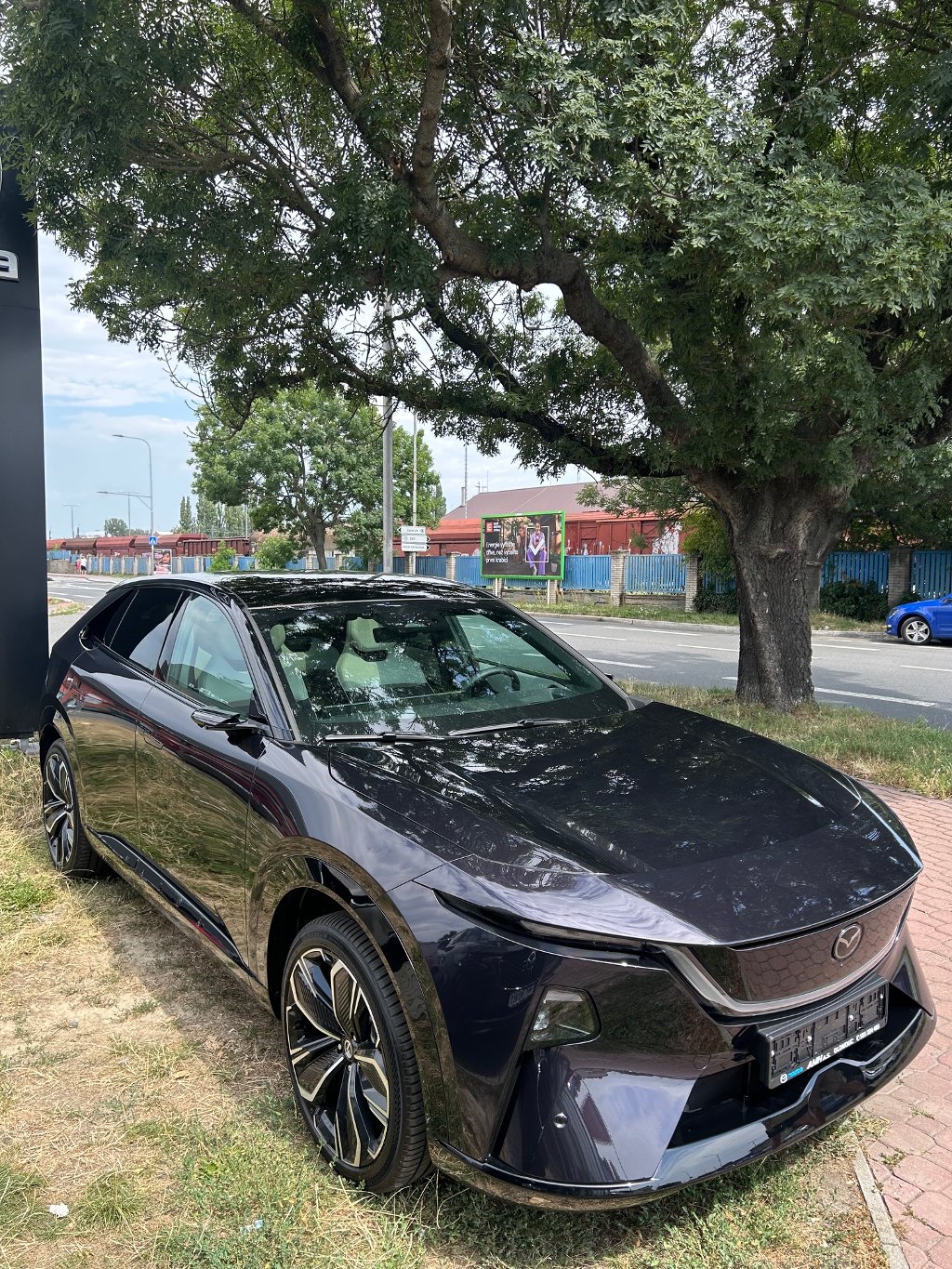 Mazda CX-6e