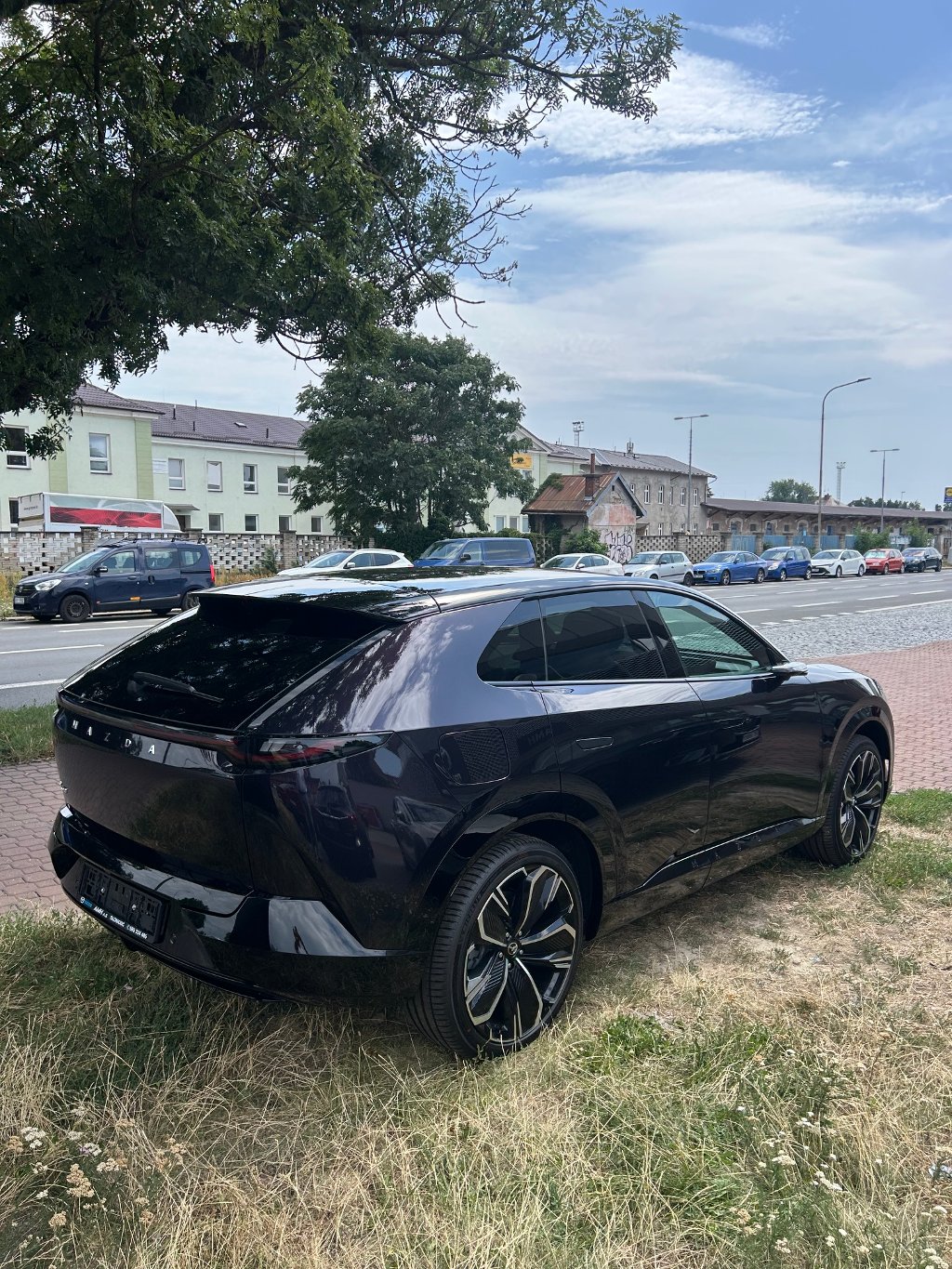 Mazda CX-6e