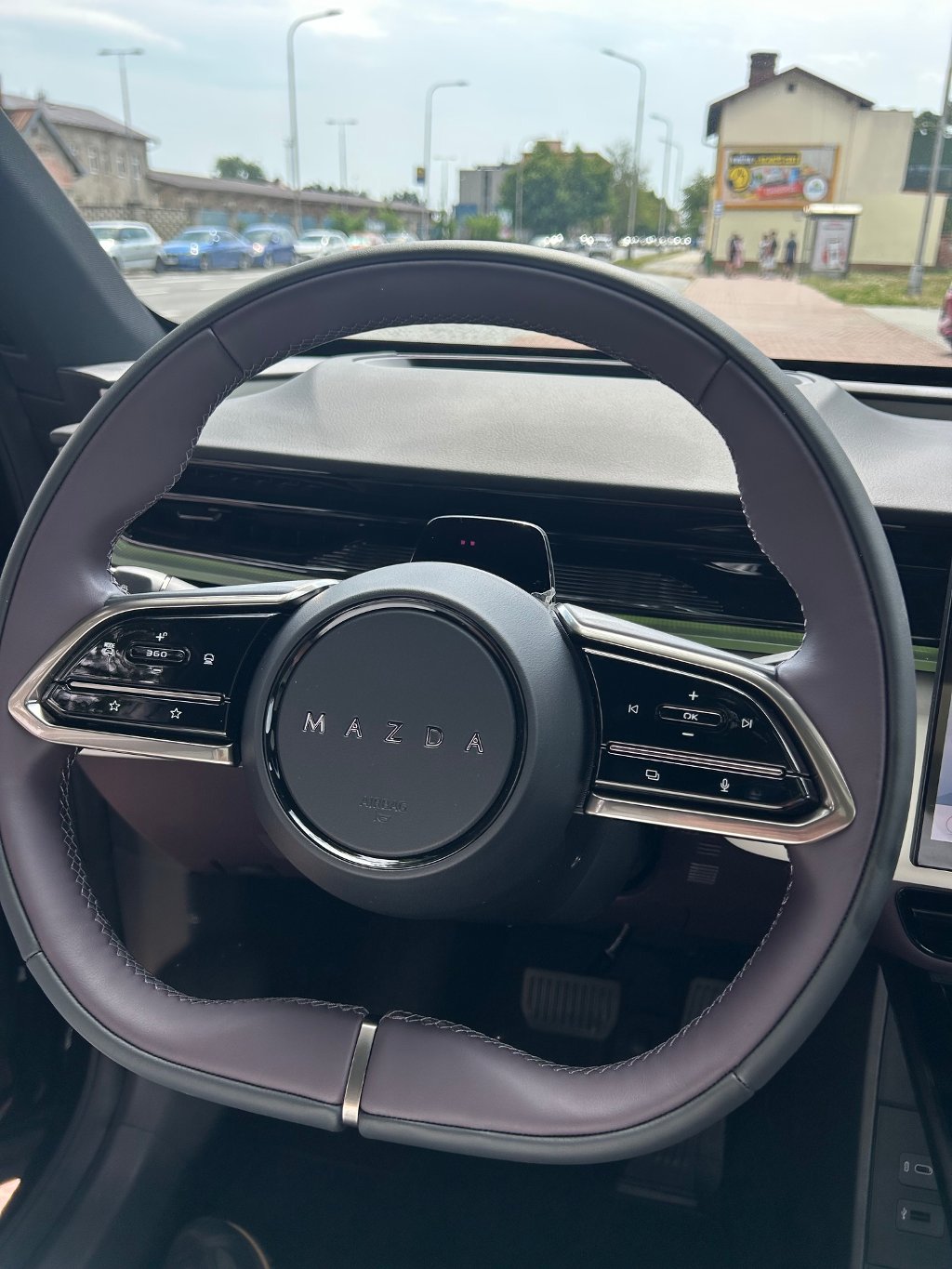 Mazda CX-6e