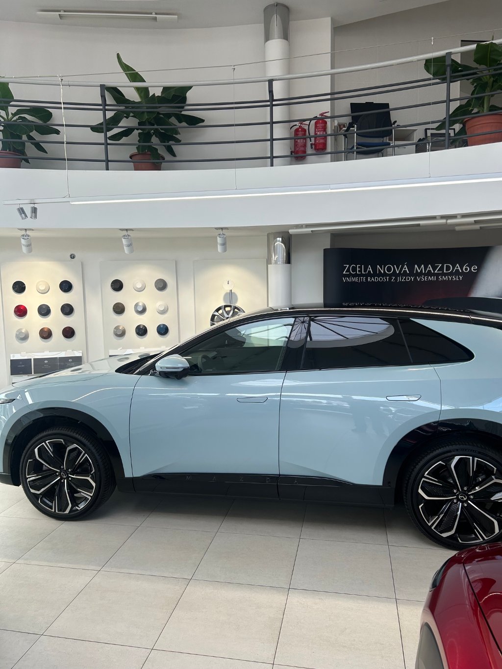 Mazda CX-6e