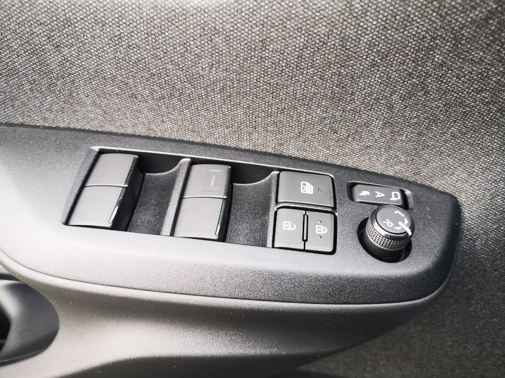 Mazda 2 Hybrid