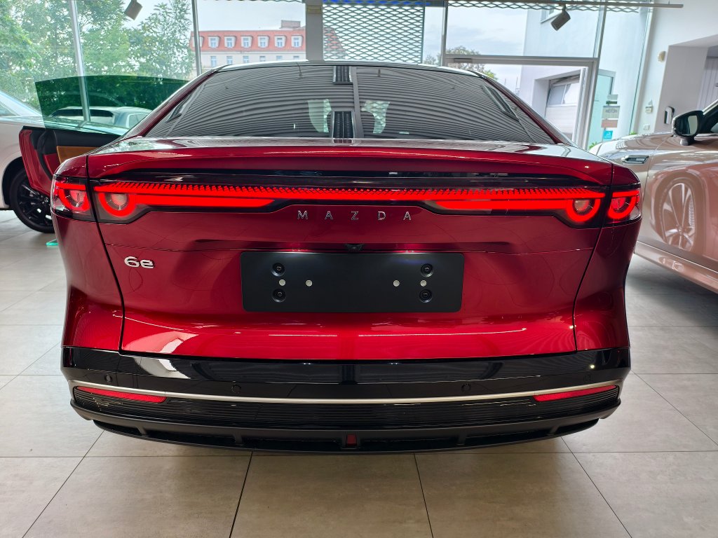 Mazda 6e