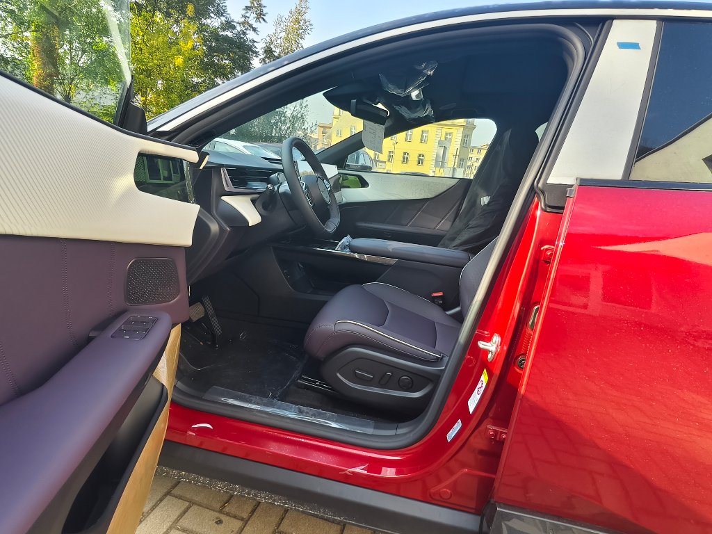 Mazda CX-6e