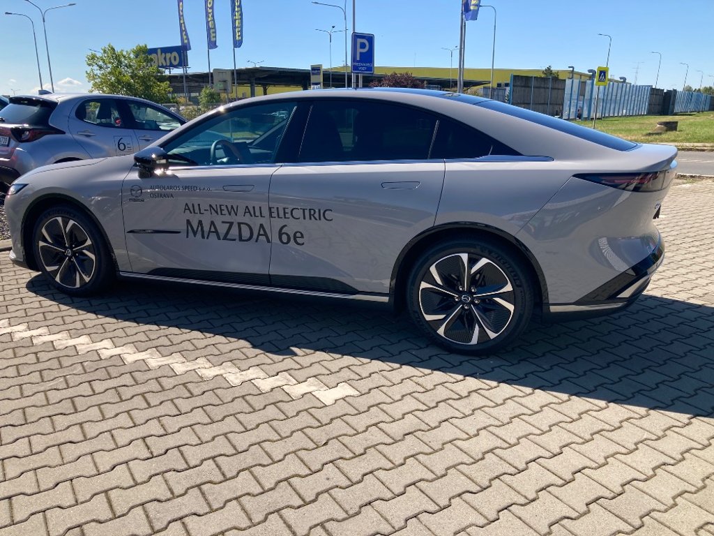 Mazda 6e