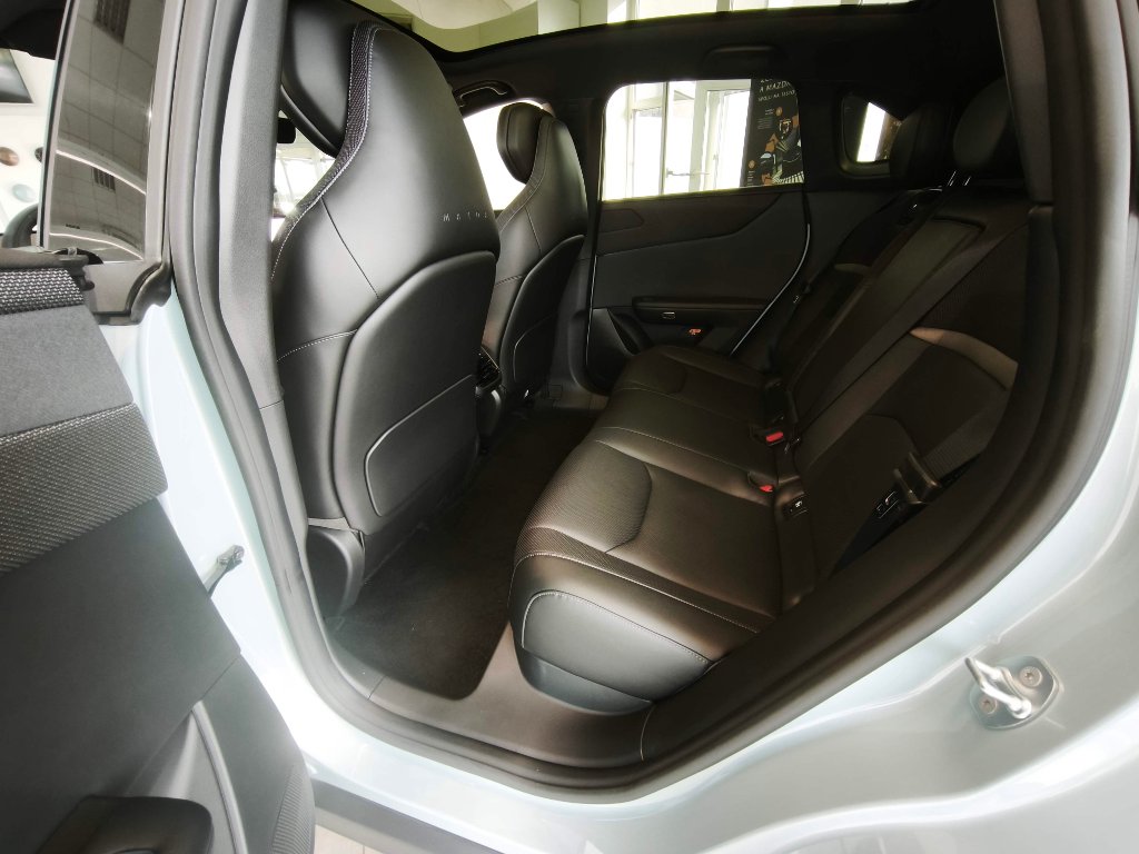 Mazda CX-6e