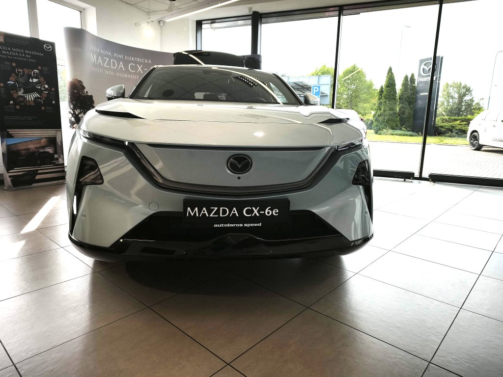 Mazda CX-6e