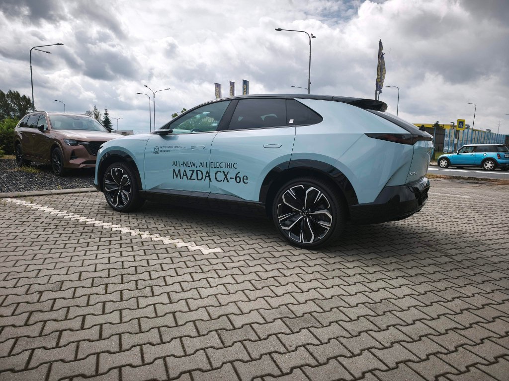 Mazda CX-6e
