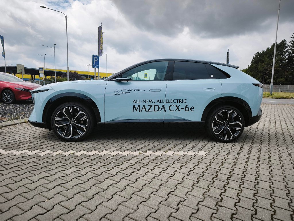 Mazda CX-6e