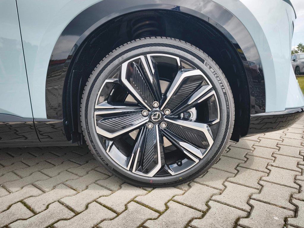 Mazda CX-6e