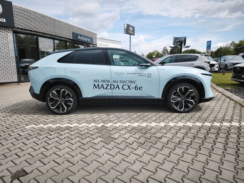 Mazda CX-6e