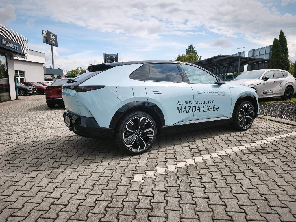 Mazda CX-6e