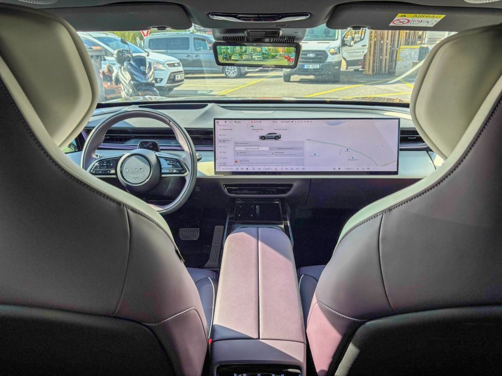 Mazda CX-6e