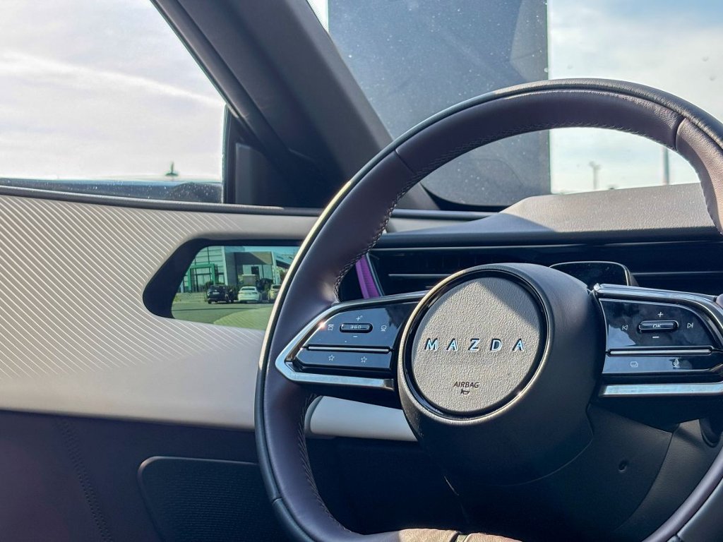 Mazda CX-6e