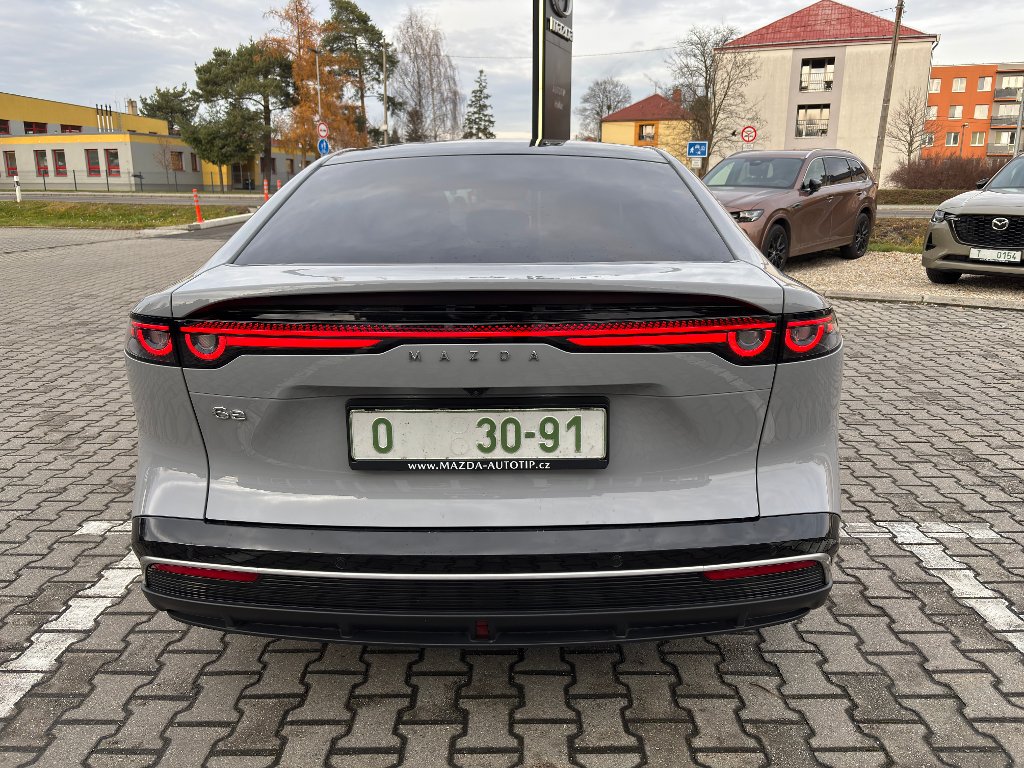 Mazda 6e