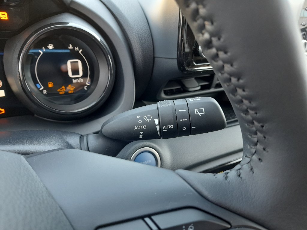 Mazda 2 Hybrid
