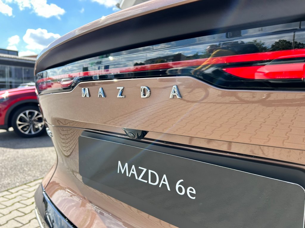 Mazda 6e