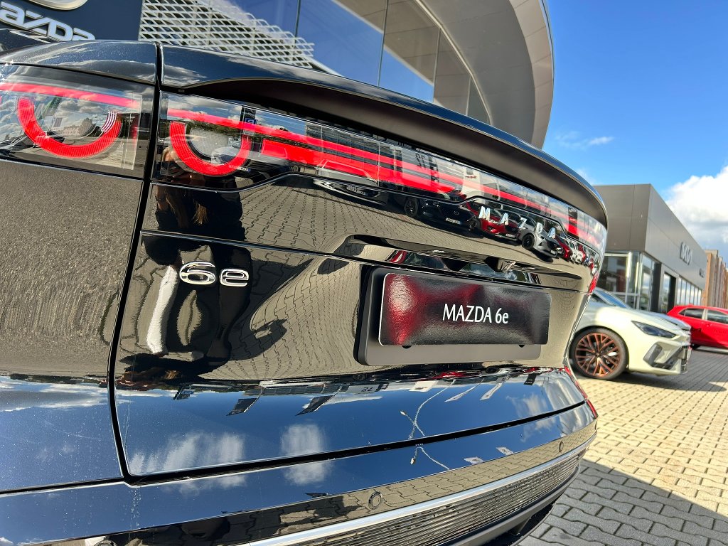 Mazda 6e