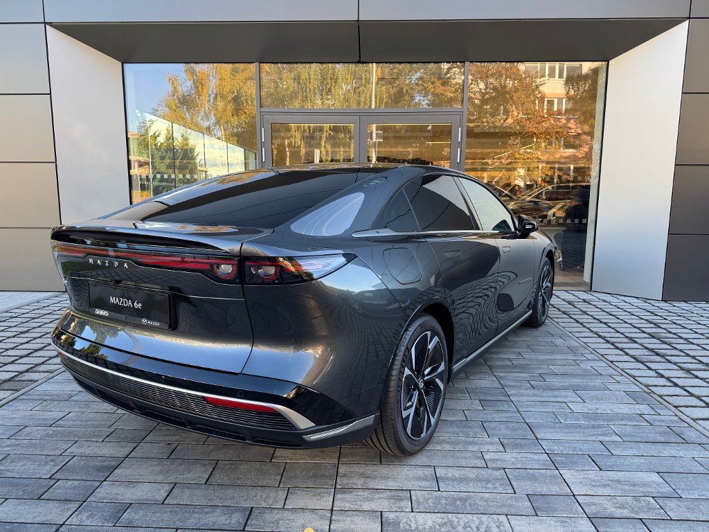 Mazda 6e
